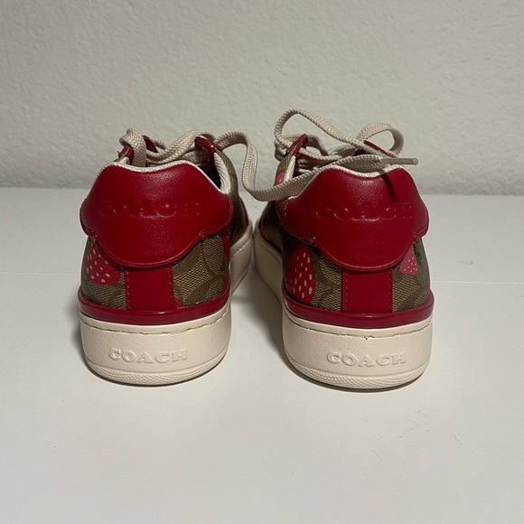 🍓Coach Clip Low Top Sneakers – Strawberry Print | Electric Red | Size 7 (NWT) - Picture 4 of 8